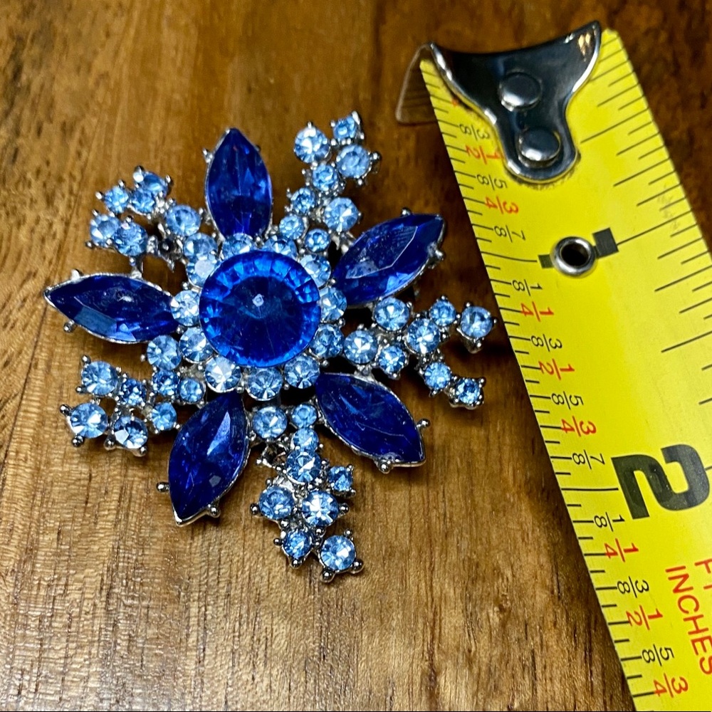 Retro Blue Rhinestone Brooch 💙 - Picture 3 of 7